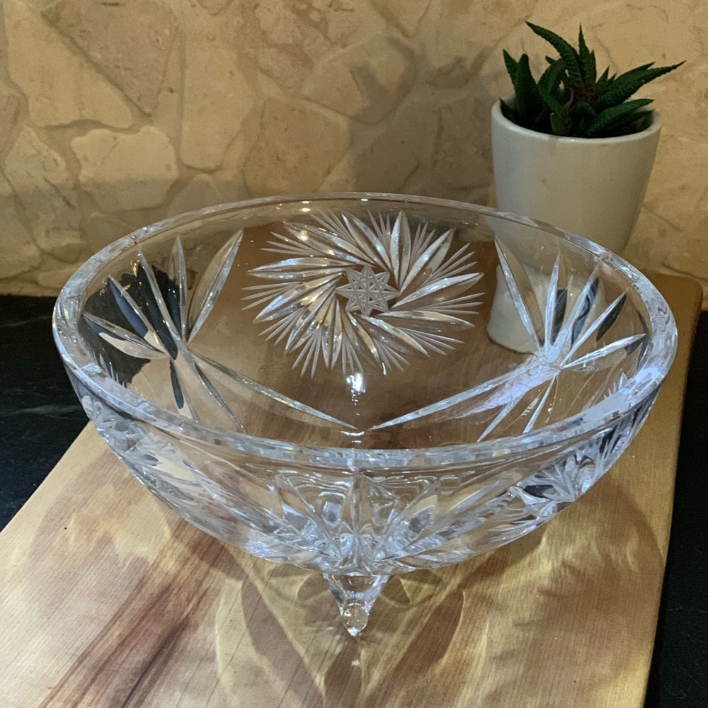 VINTAGE DEEP CUT | 3 Footed Pinwheel Design Bowl